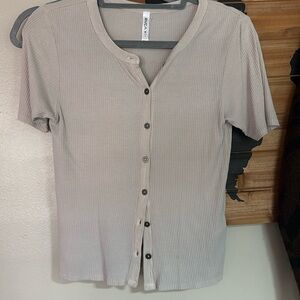 Rvca short sleeve ribbed button down top medium never worn